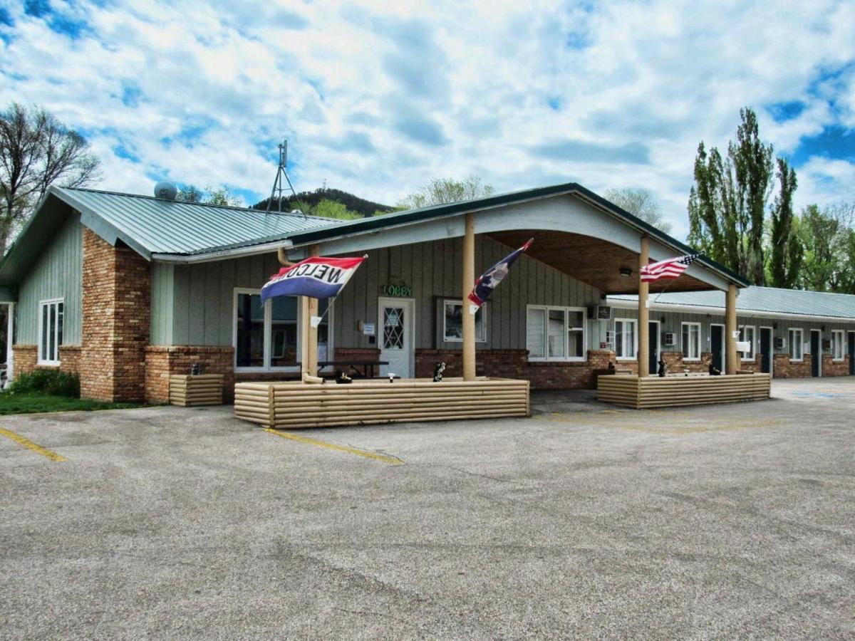 Deer Lodge Motel Sundance Dış mekan fotoğraf