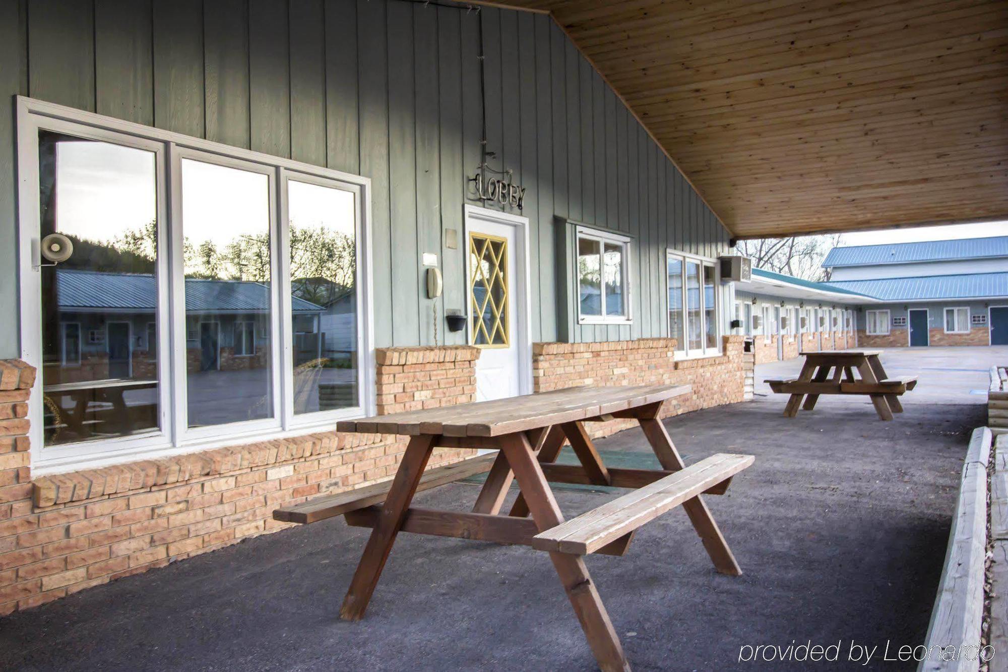 Deer Lodge Motel Sundance Dış mekan fotoğraf