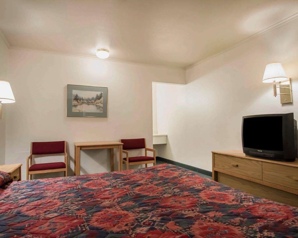 Deer Lodge Motel Sundance Oda fotoğraf