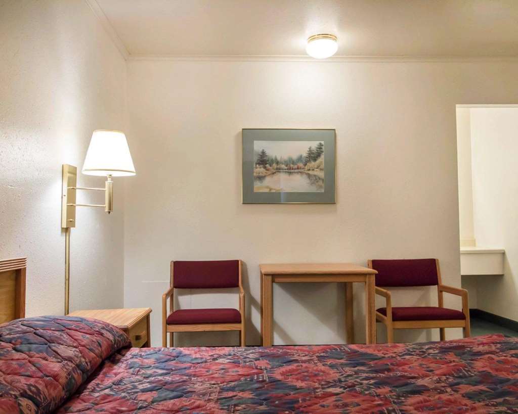 Deer Lodge Motel Sundance Oda fotoğraf